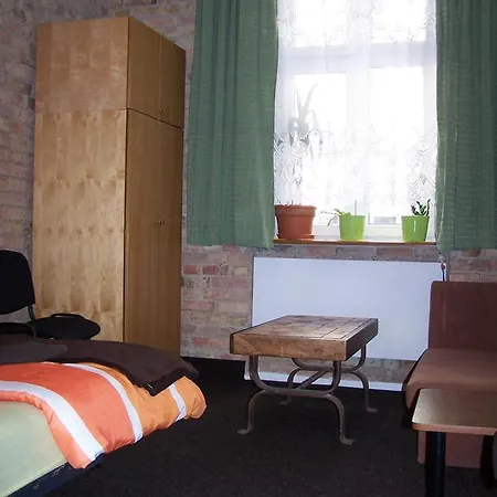 بيت شباب Film