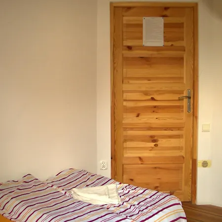 بيت شباب Film