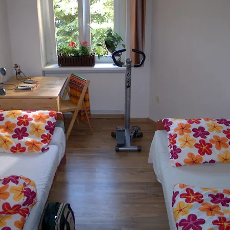 بيت شباب Film